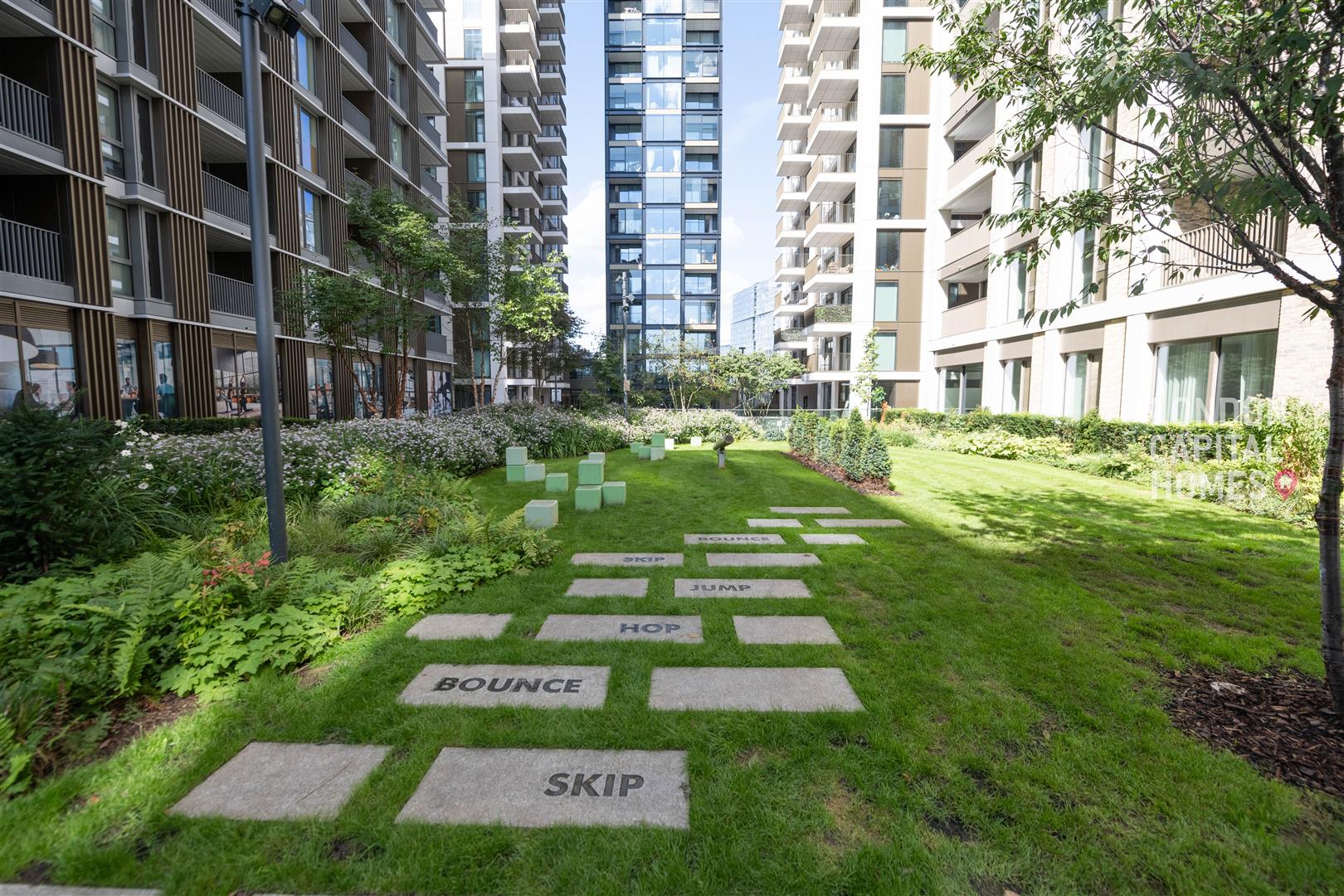2 bed property in Salisbury House, 5 Palmer Road, London